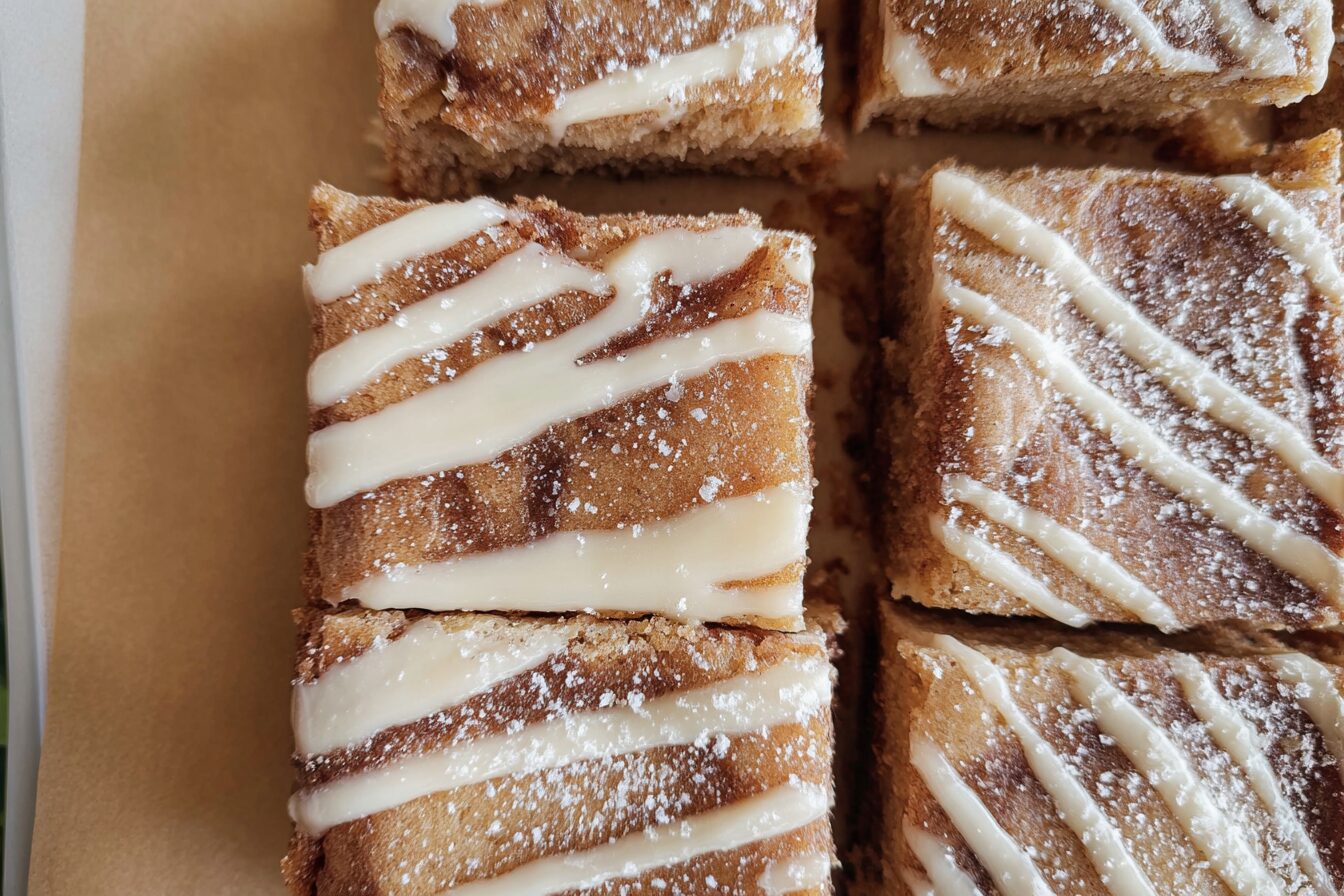 Cinnamon Roll Blondies