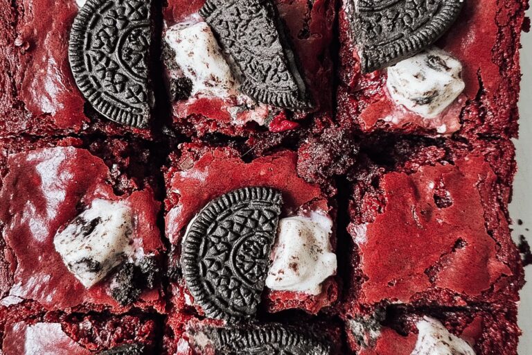 Red Velvet Oreo Brownie 46.Png